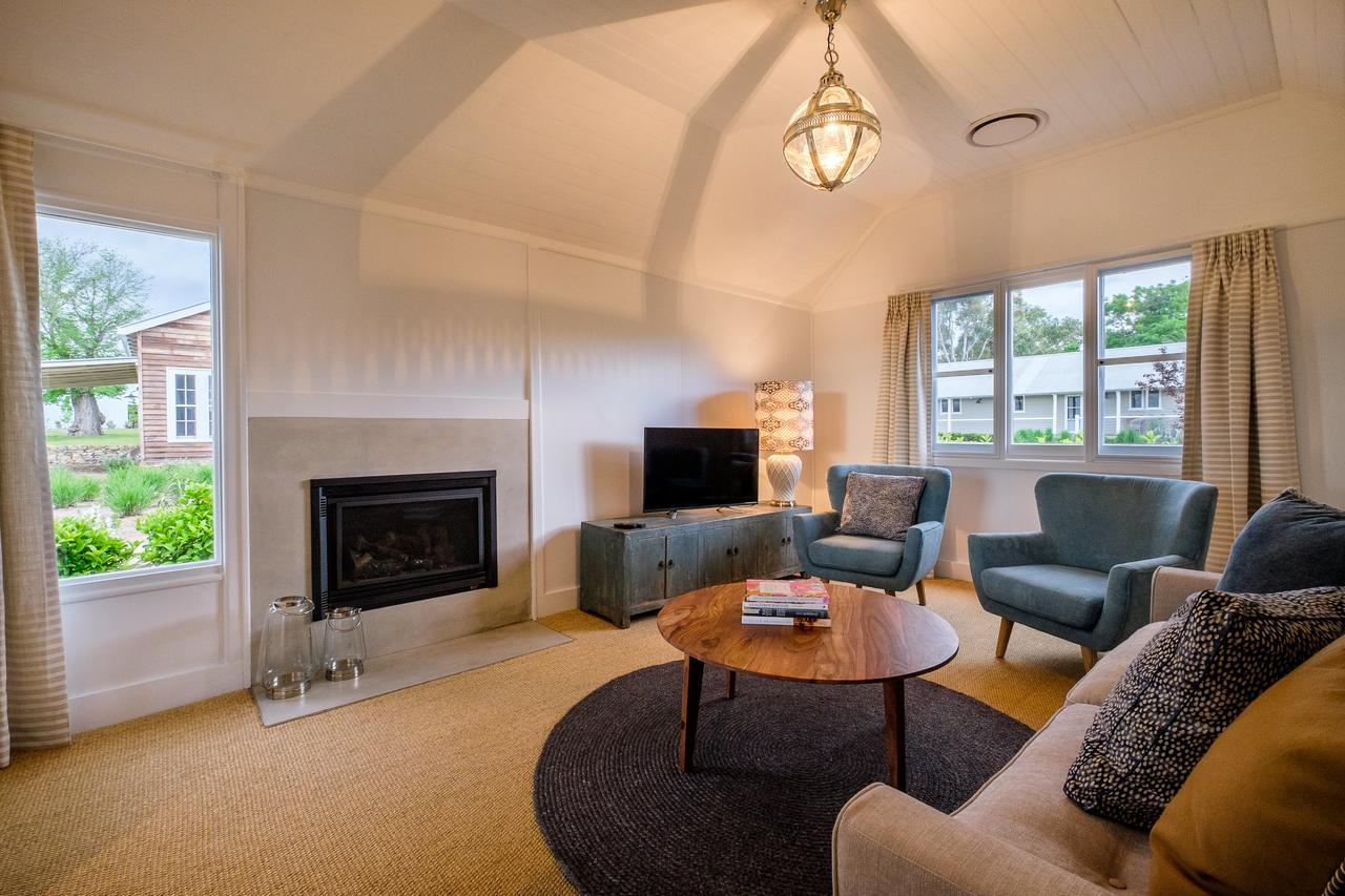 Hotel Goonoo Goonoo Station Tamworth Exteriér fotografie The interior of a suite at the hotel