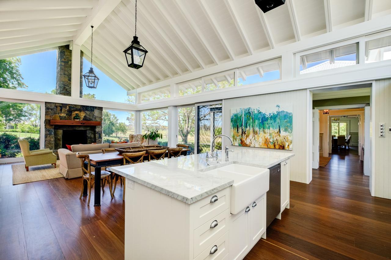 Hotel Goonoo Goonoo Station Tamworth Exteriér fotografie Interior of a home in the San Francisco Bay Area